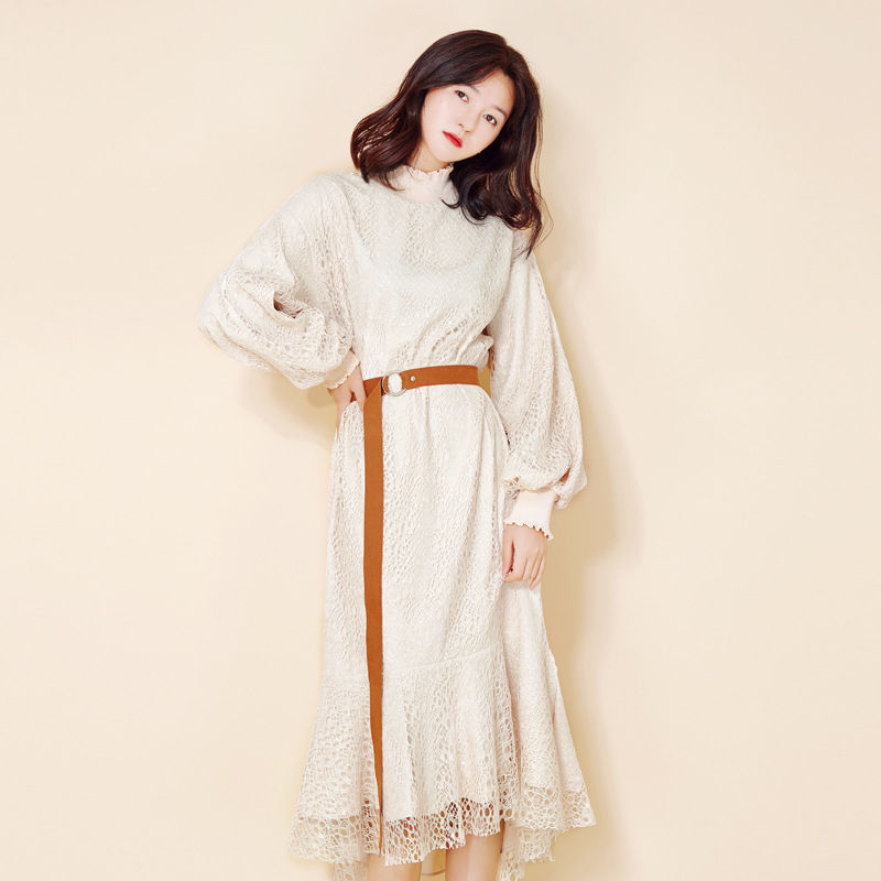 真没想到，秋装“欧货裙”竟如此洋气!53岁妈妈穿，侧影都美翻