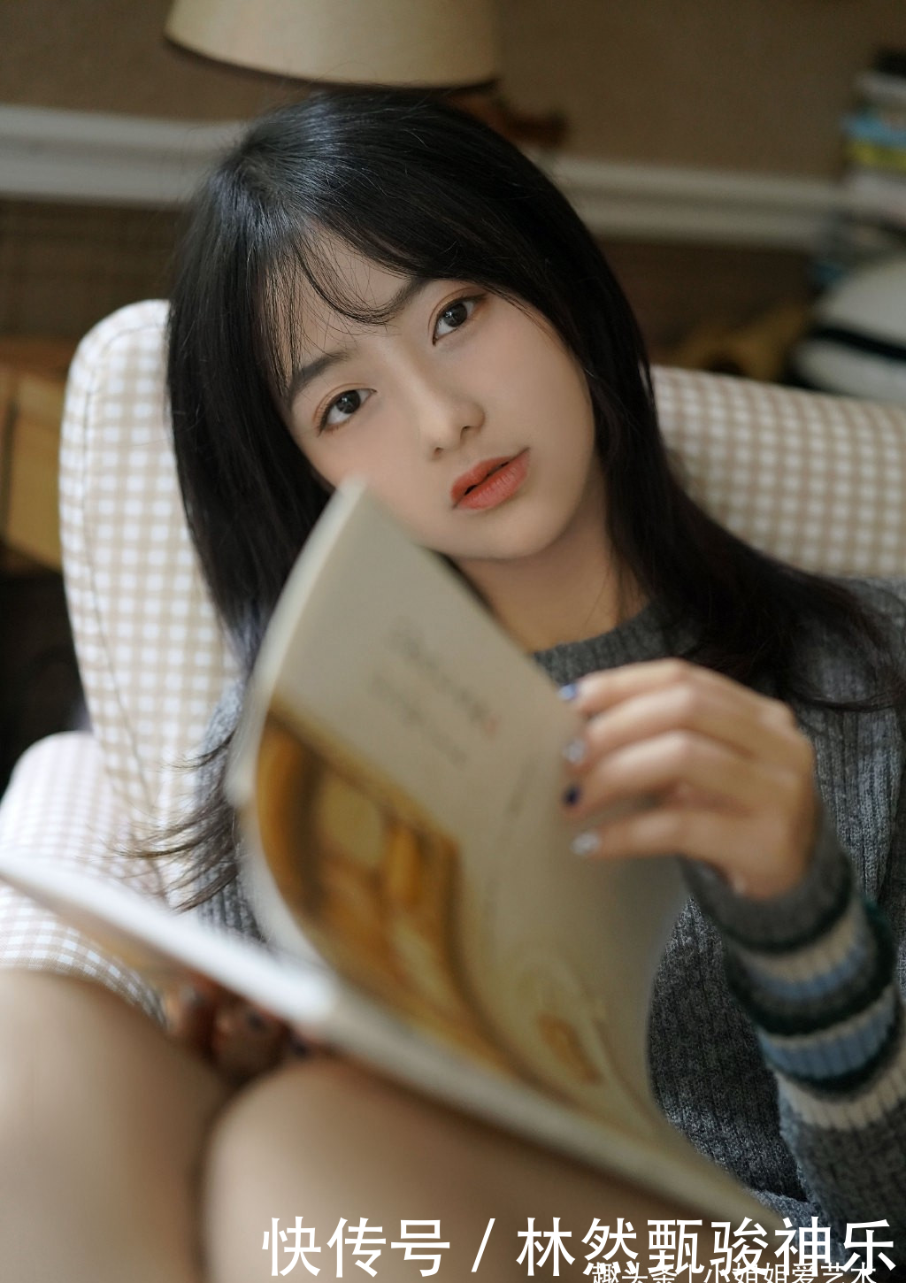  『写真』清纯少女，白皙大长腿，可爱俏皮私房写真