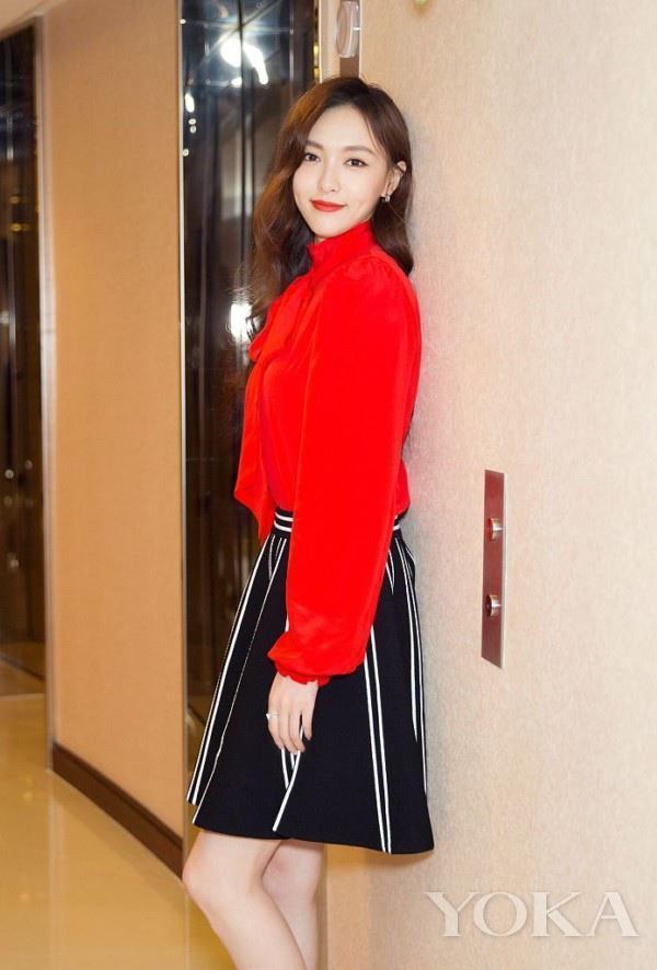 小个子女生条纹装让你显高显瘦 原来全是优点！