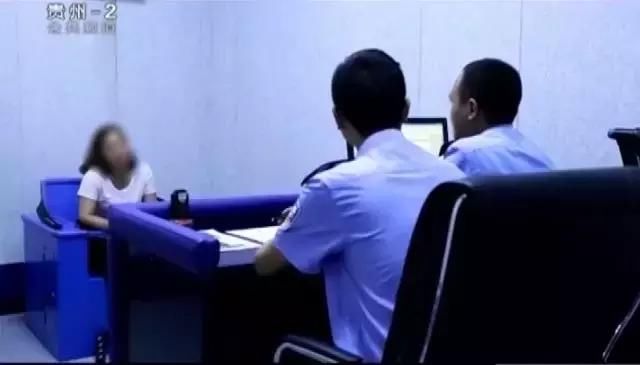 一女子闯红灯被罚后微信朋友圈辱骂交警，原因竟是听信朋友的谗言