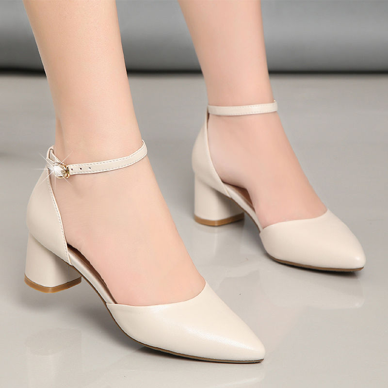 平底鞋虽舒服，但没有这样的高跟鞋洋气，时髦显身材，秀出新高端