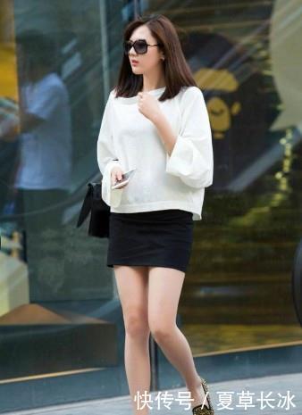  [养眼]路人街拍，小姐姐双腿白皙又有美感，看着很养眼