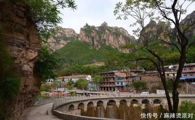 中国“最会隐身”的村子:村民数千年生活在井底,不许游客留宿!