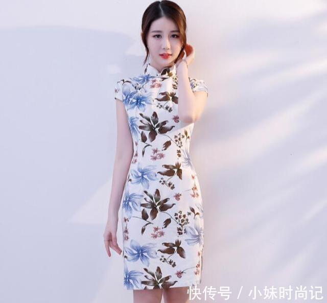  气质|传统裙装已过时，看我小姨身上穿的旗袍连衣裙，性感显女人味