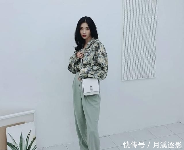  气质■春天你穿“衬衫+阔腿裤”的样子，真是气质炸了！