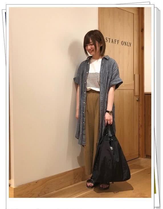  受欢迎：黑色背包越来越受欢迎！看看日本女孩春天怎么搭配它吧
