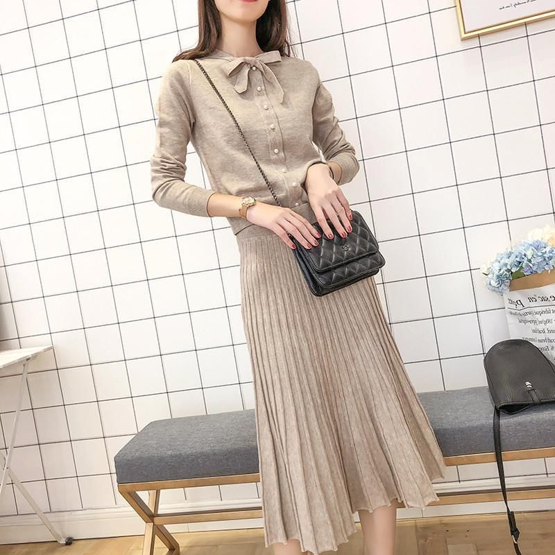 马上国庆了,出门游玩千万别穿碎花裙!瞧这港风套装,减龄又方便