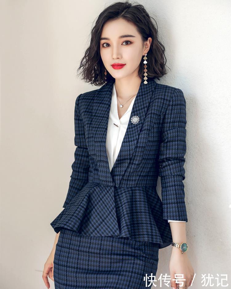  【艾尚臣职业】街拍，才发现人都穿这衬衫，迷人又洋气，妥妥少女感又不失女人味