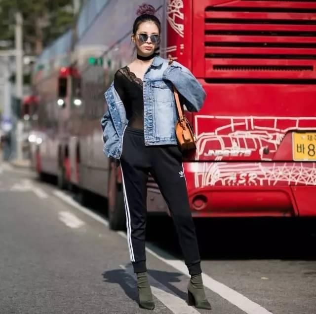 Baby大秀身材，运动潮搭竟靠它?