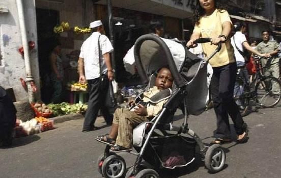  黑人@印度人最多的中国城市，10万印度人直言这是他们的家，不愿