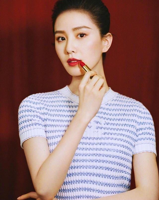  「小妙」掌握变白小妙招，从颜色上入手，你也可以像明星一样引人注目！