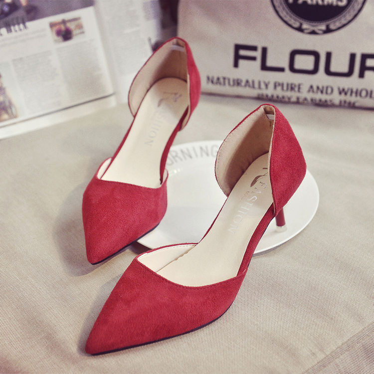 细跟的高跟鞋才叫高跟鞋，穿这样的款式上街，回头率百分百