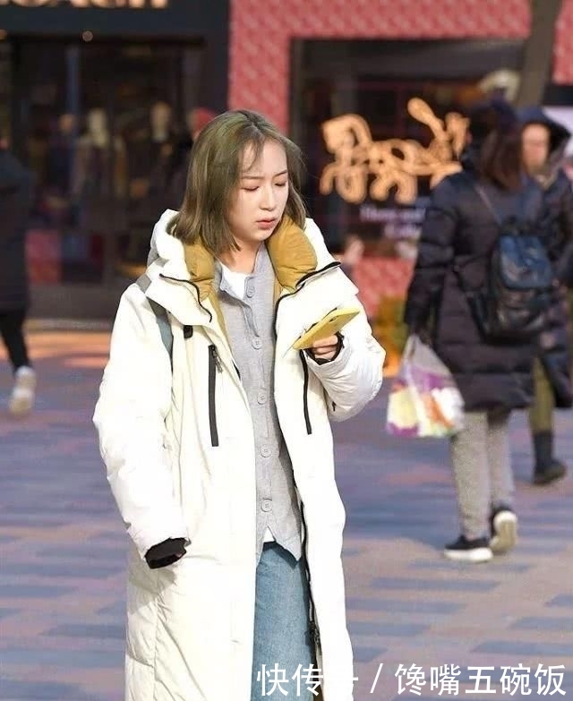  『羽绒大衣』长款羽绒服美女，不仅温暖，而且漂亮