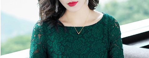 女人再漂亮，也不要裙子配丝袜!瞧瞧下图女人这么穿，简直万人迷