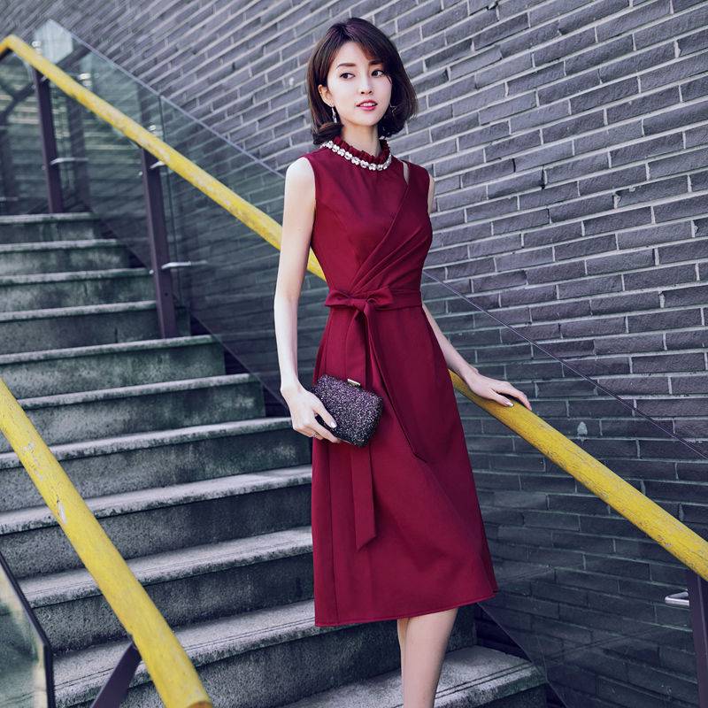 终于发现了，比旗袍还好看的“香风裙”，上身清新减龄，背影都美