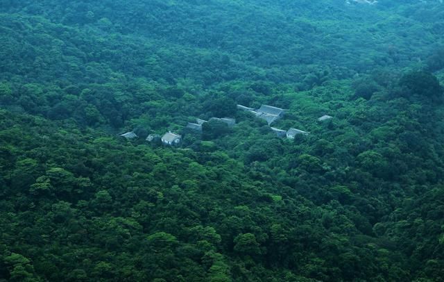 误入深圳大山深处无人村，村子荒芜人烟，一个人走在村子瘆得慌