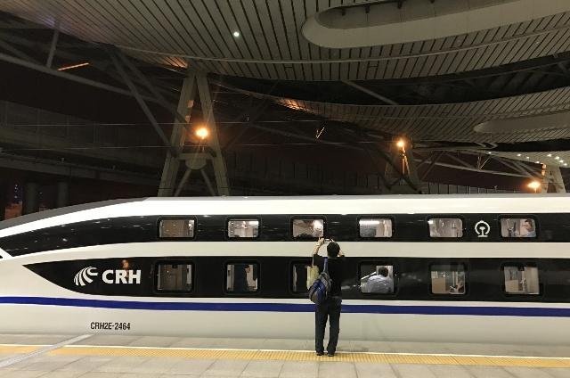  #舒适#中国最舒适的卧铺，不仅价格非常实惠，行车速度也比火车