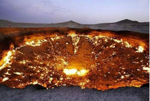 一把火烧了48年，至今还在燃烧，巨大火坑吞掉500亿