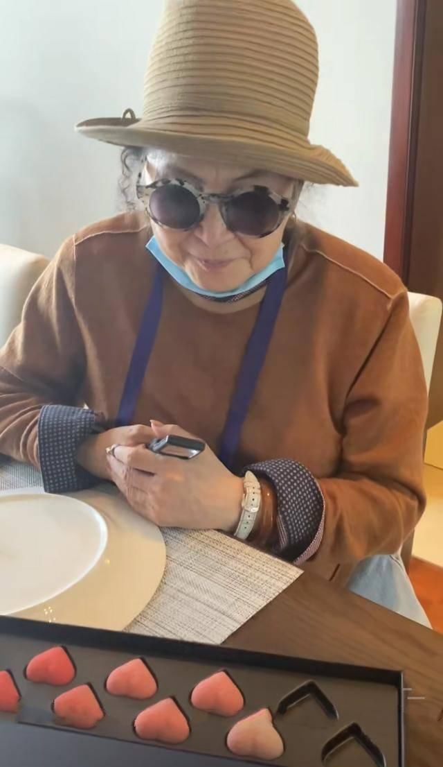 「穿衣」被李玟素颜吓到了!45岁还没老妈时髦显年轻,这张脸到底经历了啥