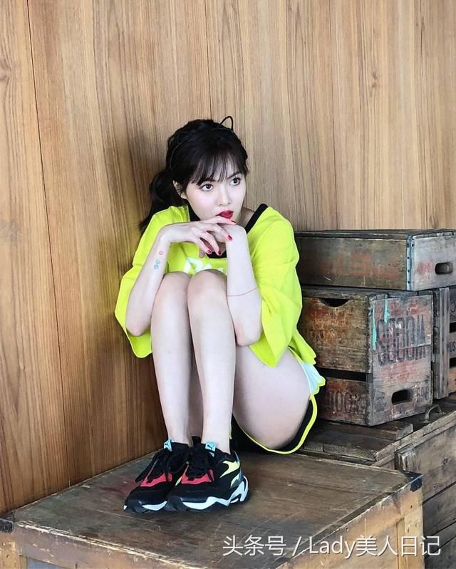 小野马金泫雅夏日强势回归，浴缸镜头让人喷血，小蛮腰穿搭更绝妙