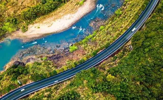 喜欢自驾吗？这十条线路你一定有喜欢的