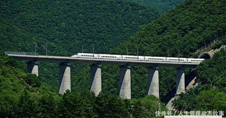  高铁@国内有条“难受”的高铁线路：车外经常漆黑一片，全程手机