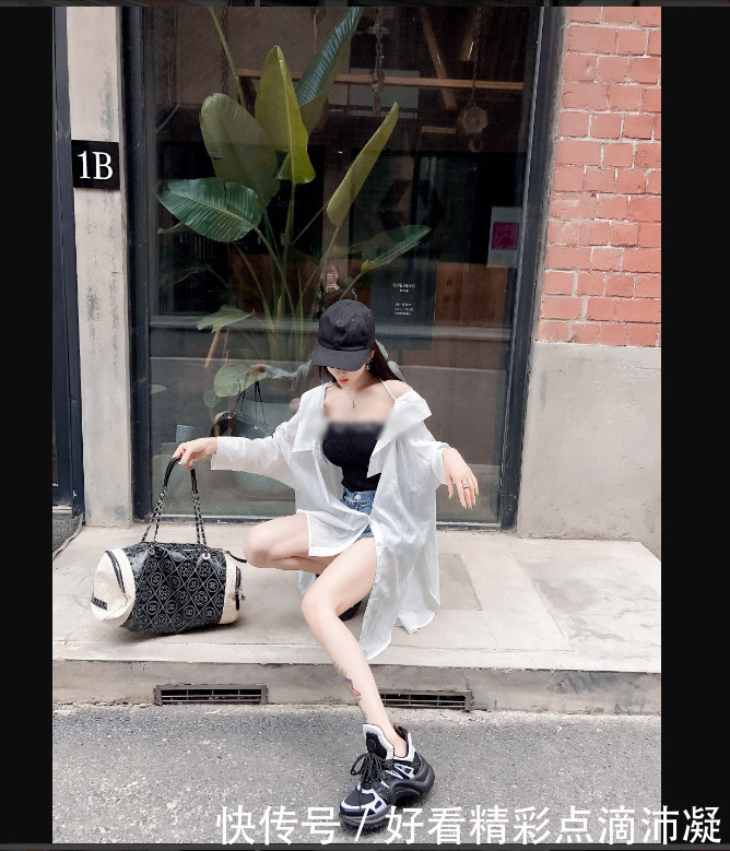 抖音镜头下的大菠萝，图4“深宫爆”好想娶回家，图5又妖出新姿势