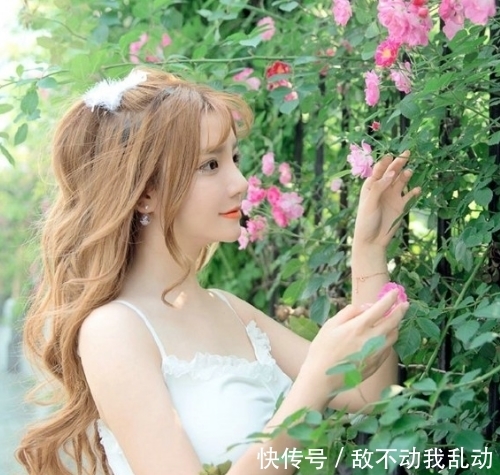 『少女』小清新黄发少女,花丛中唯美写真