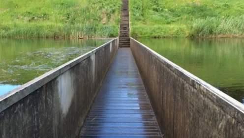 世界上最“乌龙”的桥,工人拿反图纸,竣工后却出名了