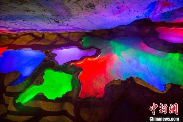  【花江大峡谷】全域旅游的\＂关岭探索\＂：特色旅游走活脱贫攻坚\＂一盘棋\＂