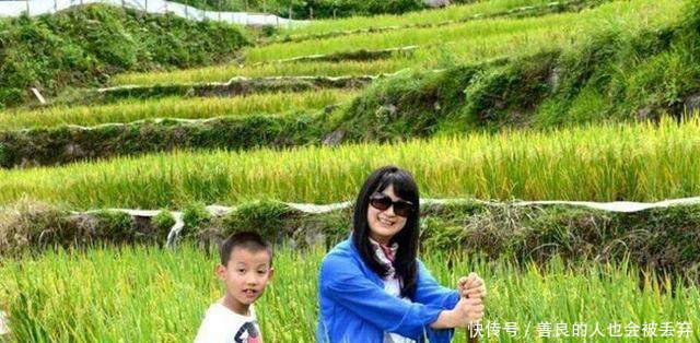 春季，农民在稻田里偷偷养它，现在亩收一万好几