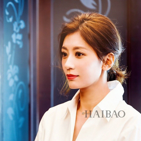 42岁贾静雯颜值有Bug了？原来这个地方有道纹真的会显老