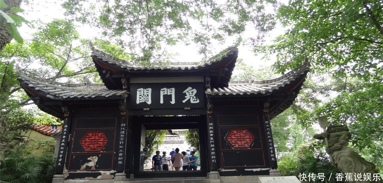 中国最诡异的景区：白天游客人山人海，到晚上就安静得空无一人