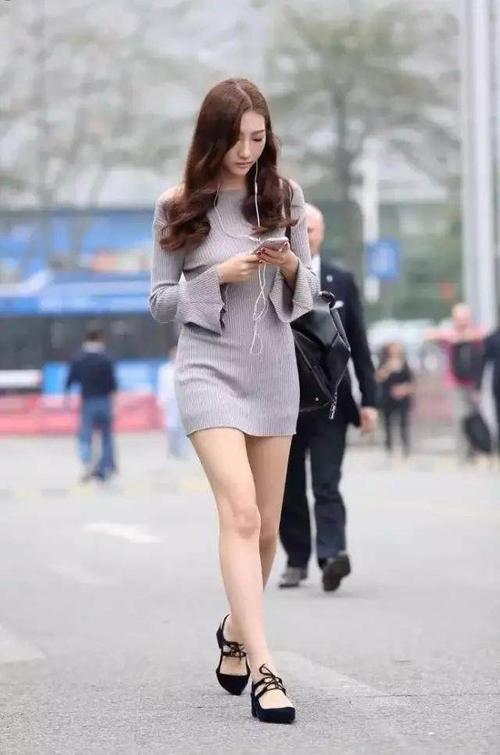 包臀裙的女生: 如果图5能做哥的女朋友, 那真是三生有幸