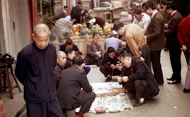 1972年的香港老照片：现代化建筑随处可见，图9是当时的贫民区