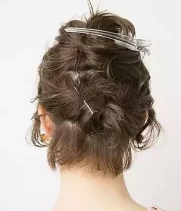 扎头发真的有那么难吗？你试试这个，再也不想披头散发