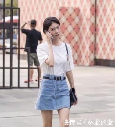 貌美:街拍:貌美肤白的小姐姐,秀出青春活力范,非常有女人味