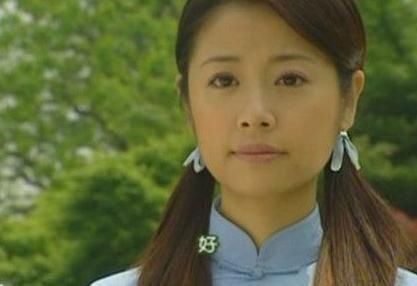  「丸子发髻」别人的双马尾丸子头都能勒口罩了 为什么你一扎就丑