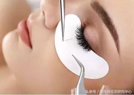 25年不卸妆！女子眼里长结石险失明