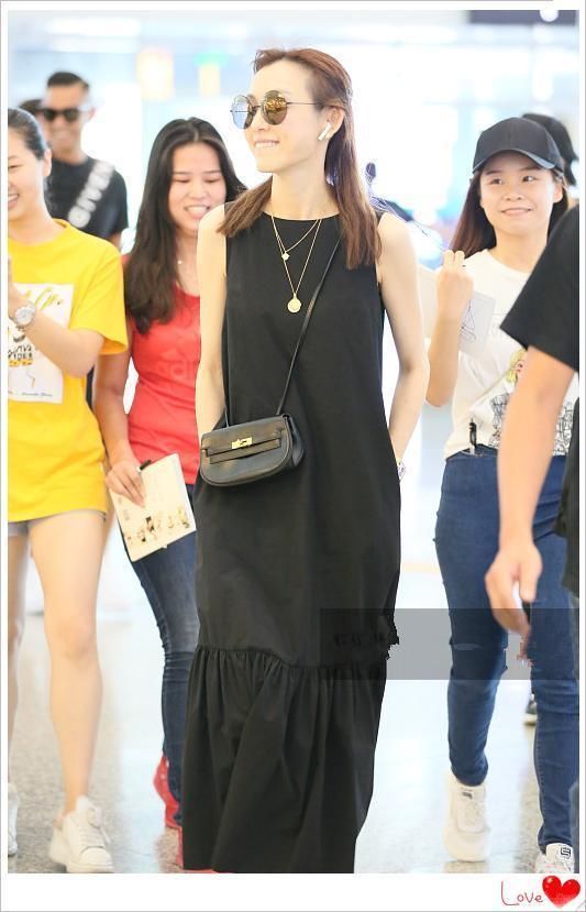 本以为39岁陈乔恩保养的够嫩的了，可看到42岁范玮琪，我沉默了！