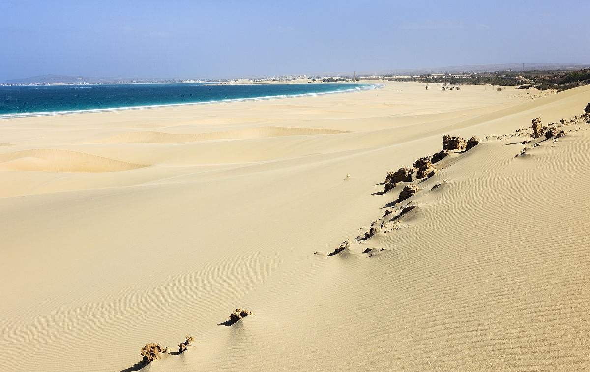 世界最无奈岛国：距美国6000公里，却每年都给美国造成超万亿损失