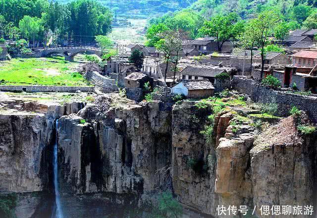 中国最奇特的村庄，建在瀑布之上风景绝美，每晚枕着瀑布声入睡！
