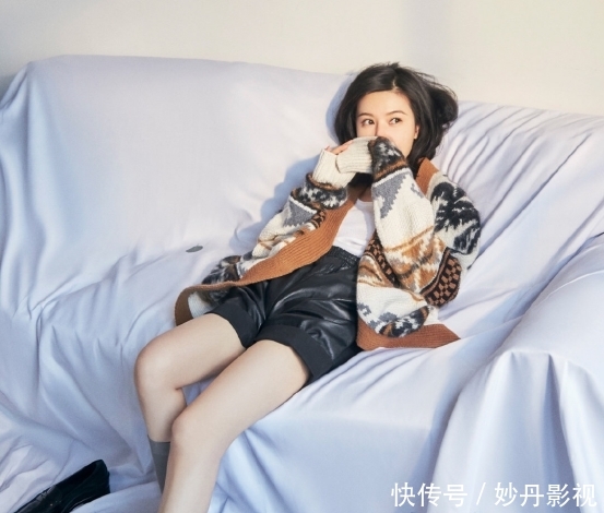 # 杨子姗的穿搭#看上去性感又撩人，杨子姗性感蕾丝裙看得人心都醉了！抹胸的设计