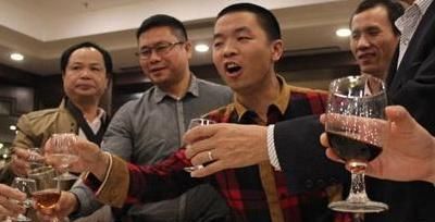  『行走』7个求人办事的厚黑生意经！行走商界必备