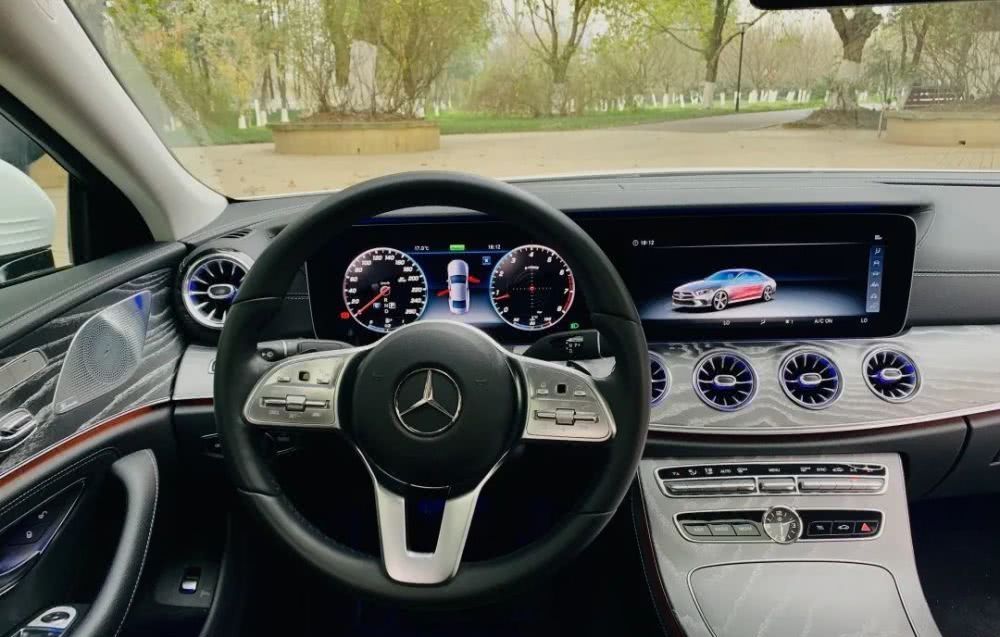  『动力』评测奔驰CLS3504MATIC80万买台四缸的四门轿跑车到底“疯不疯”