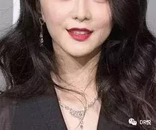 42岁冻龄“阿姨”颜值吊打未成年，“美少女”究竟吃了什么仙丹？