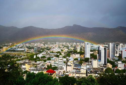 与中国非常交好的国家:钞票上印的是中国人,还对中国实行免签!