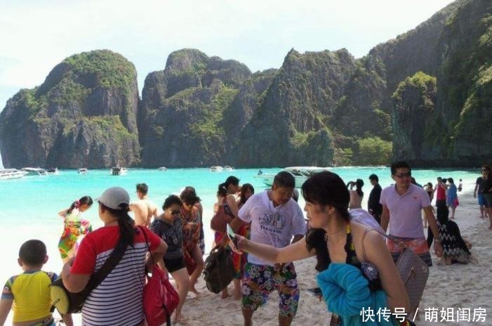 为何泰国的沙滩上有很多美女拿着毛巾?导游直呼:那是“陷阱”