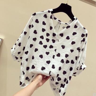 不管你是60还是70女人，都适合穿这些小衫，简约大方得体，特气质