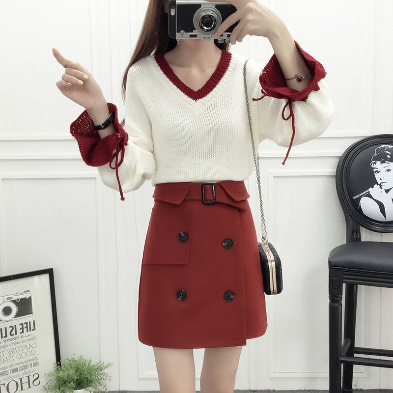 小香风套装才叫时尚，看着都不舍得眨眼睛，显嫩漂亮很吸睛